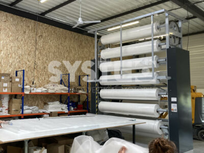 Warehouse carousel storage system for bobbins